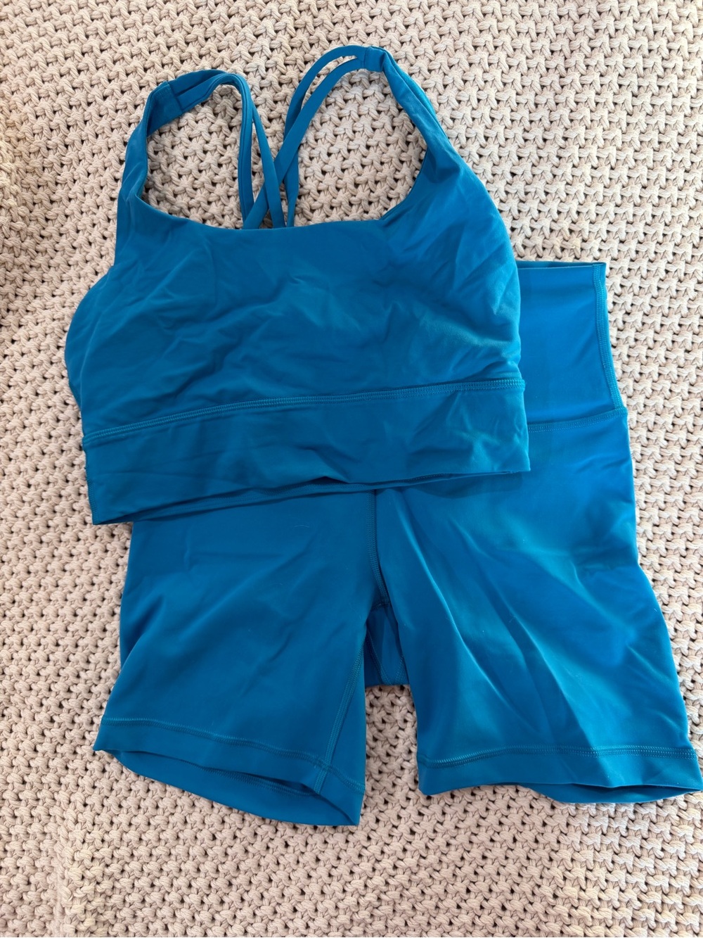 lululemon hawaiian blue Energy Longline Bra & Wunder Train Short 6" SET (size 6)